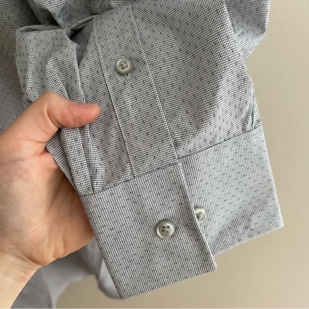 NWT Shaquille O’Neall Button-Up Shirt